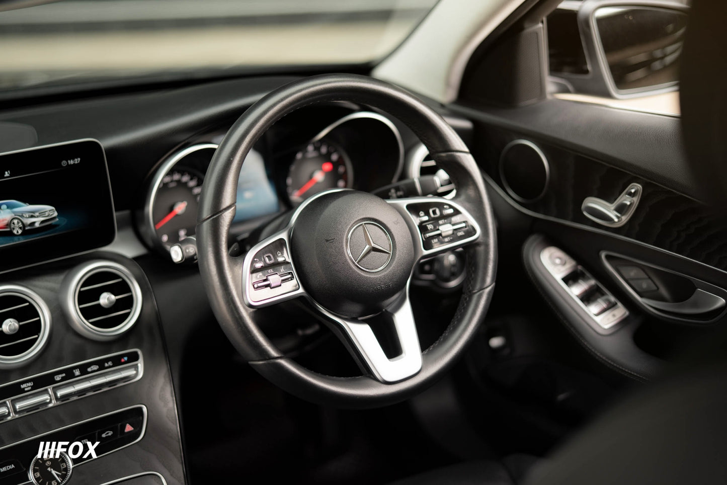 Mercedes Benz C300e Avantgarde 2020 (19)