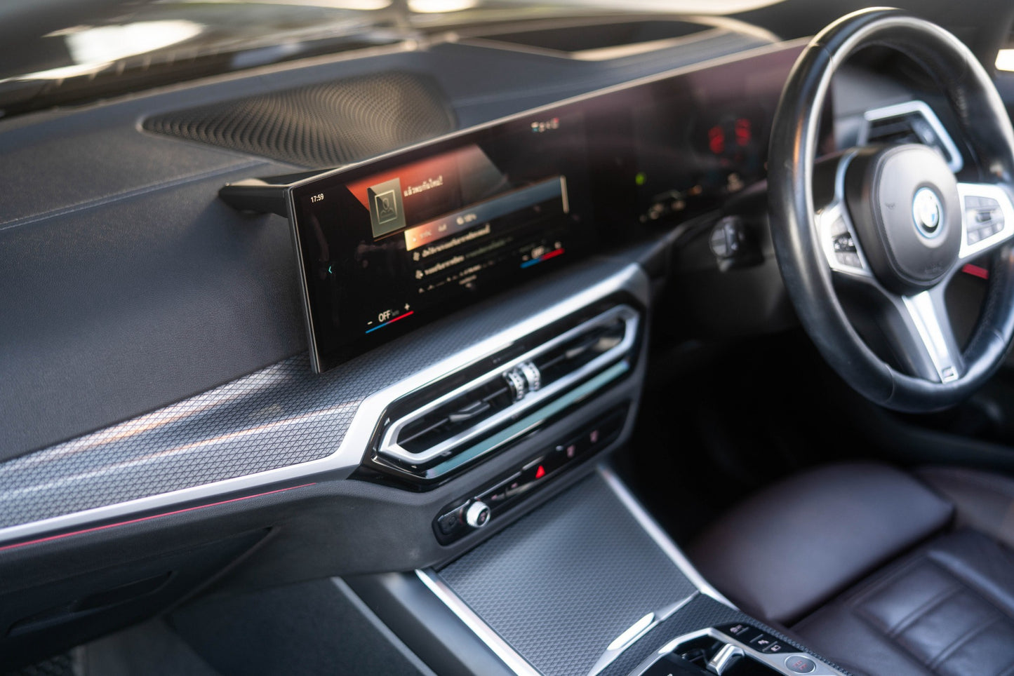 BMW 330e lci Msport 2023(22)