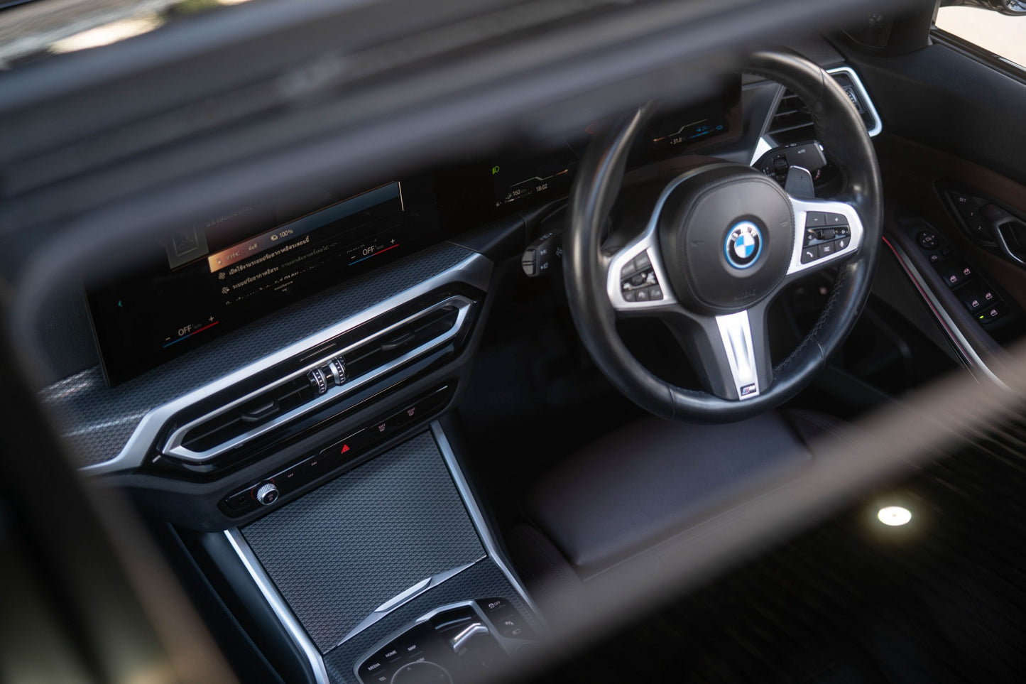 BMW 330e lci Msport 2023(22)