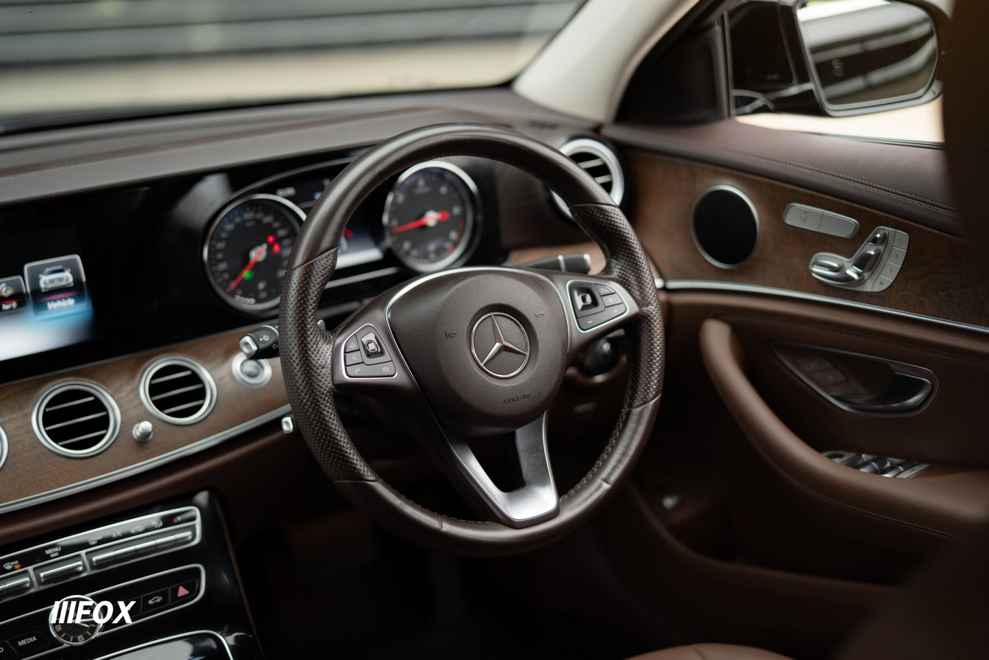 Mercedes Benz E220d Exclusive 2018(17)