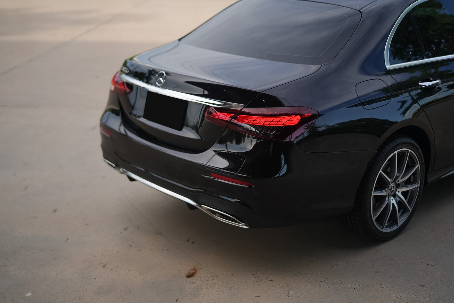 Mercedes Benz E300e Facelift AMG Dynamic 2023(21)